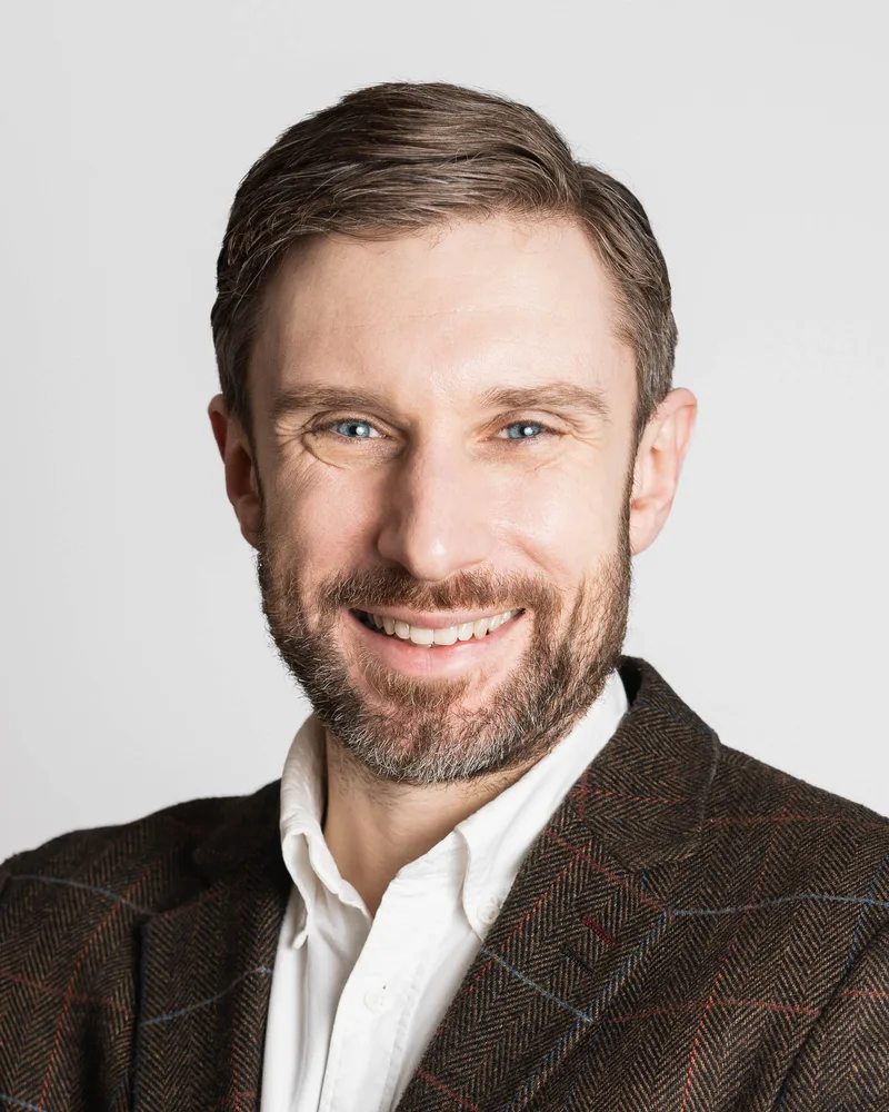 Andrew Steele headshot, 2024